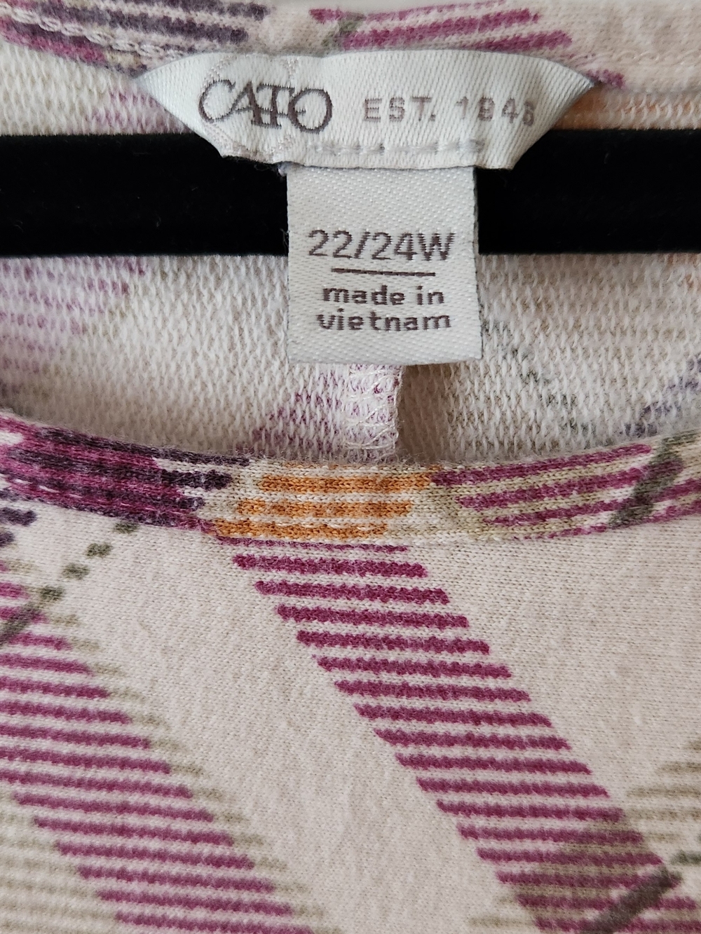 Cato 22/24w Cream Top with Plum & Rust Diagonal Plaid - Picture 2 of 3